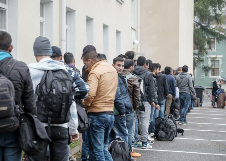 EU:n jäsenmaiden on vaikeampi hoitaa turvapaikanhakijoita yksin kuin yhdessä. Kuva Tornion järjestelykeskuksesta vuodelta 2015.