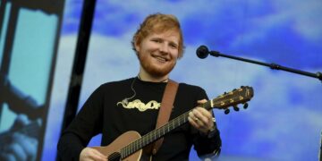 Kirjoittajan mukaan Ed Sheeran ja levy-yhtiöt tekevät erinomaista työtä, mutta eivät Suomen taloudelle.