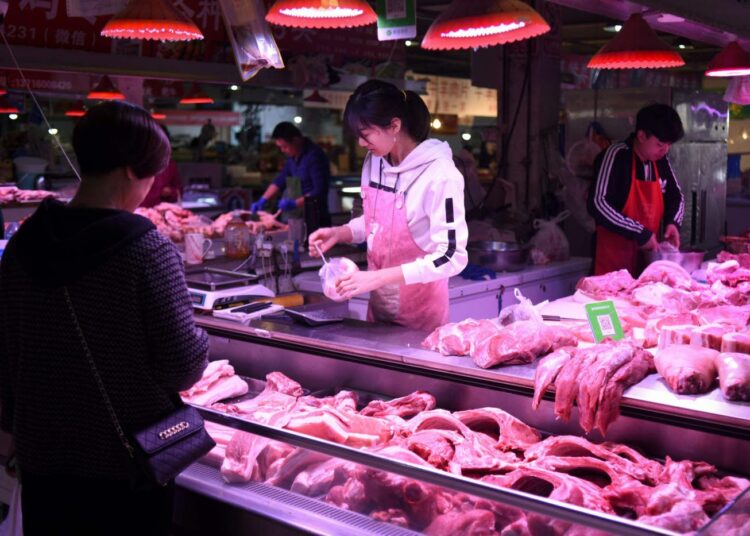 Kiinalaisten ruokavalio on muuttunut epäterveellisempään suuntaan ja erityisesti huolta aiheuttaa suolankäyttö.