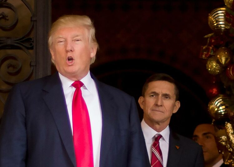 Donald Trump armahti takanaan seisovan entisen turvallisuusneuvonantajan Michale Flynnin, jonka erotti paikaltaan alle kuukausi virkaanastumisensa jälkeen.