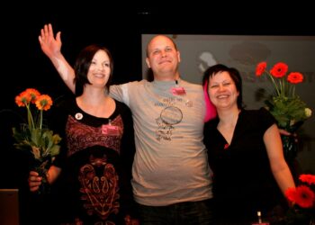 Vasemmistonuoret valitsi sunnuntaina  uudeksi puheenjohtajakseen Dan Koivulaakson. Varapuheenjohtajaksi valittiin Minna Minkkinen (vas.) ja Milla Pyykkönen.
