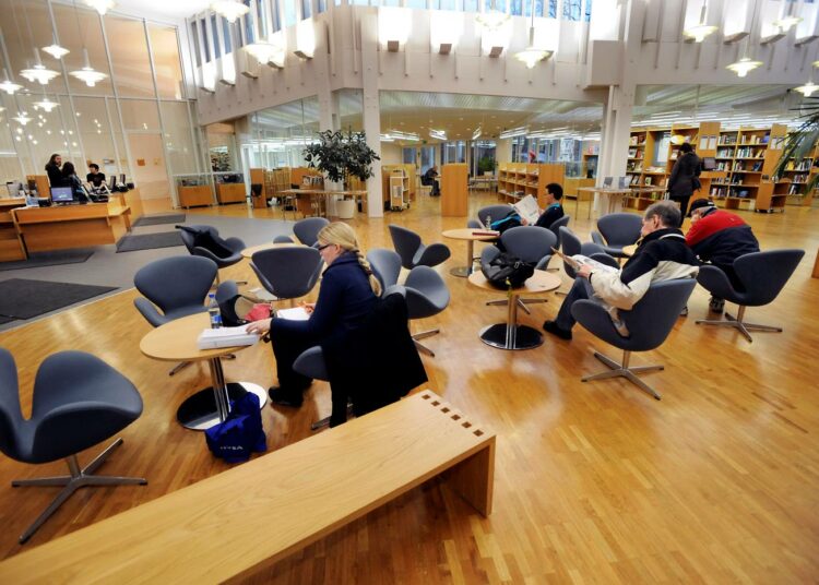 Vallilan kirjasto on mainittu lakkautettavien kirjastojen joukossa.