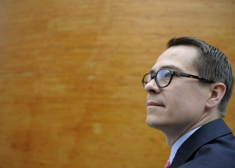 Tuore puolustusministeri Carl Haglund sanoo suhtautuvansa Natoon käytännöllisesti, mutta pohjoismaiseen puolustusyhteistyöhön intohimoisesti.