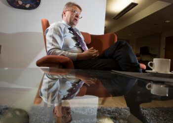 Ratkaisut työurien pidentämiseksi keventäisivät hallituksen paineita palvelujen leikkauksiin ja veronkorotuksiin, arvio Jyri Häkämies.