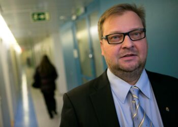 –Työaikatilastot olisivat toisennäköisiä, jos kaikki ylityöt kirjattaisiin lainmukaisesti, Ylemmät toimihenkilöt -neuvottelujärjestön puheenjohtaja Pertti Porokari sanoo.