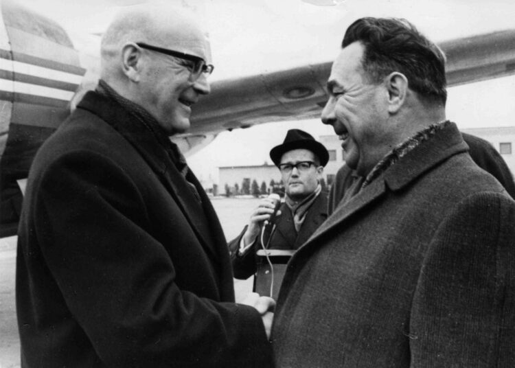 Suomen ja Neuvostoliiton kauppa perustui maiden johtajien hyviin henkilösuhteisiin. Kuvassa presidentit Urho Kekkonen ja Leonid Brezhnev.