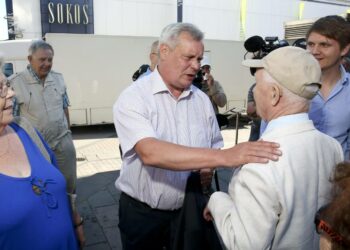 SDP:n puheenjohtaja Antti Rinne tapasi kansalaisia eduskuntaryhmän työvaliokunnan kesäkokouksen yhteydessä Jyväskylässä tiistaina.