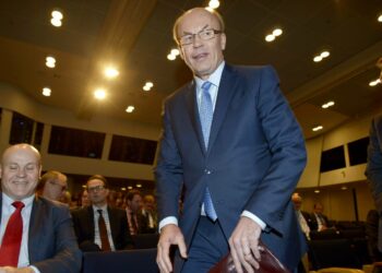 EK:n hallituksen puheenjohtajan Matti Alahuhdan kertoessa päätöksestä hän lisäsi, ettei se kuitenkaan merkitse konsensuksen loppua.