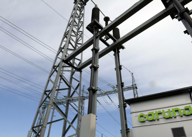 Sähkönsiirtoyhtiö Caruna korottaa hintoja ja välttelee veroja.