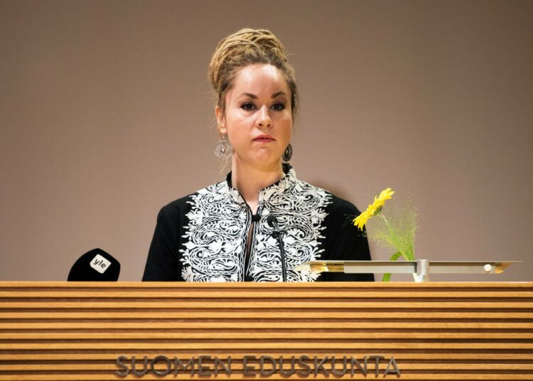 Hanna Sarkkisen mukaan Sipilän hallitukselle mikään ei ole pyhää.