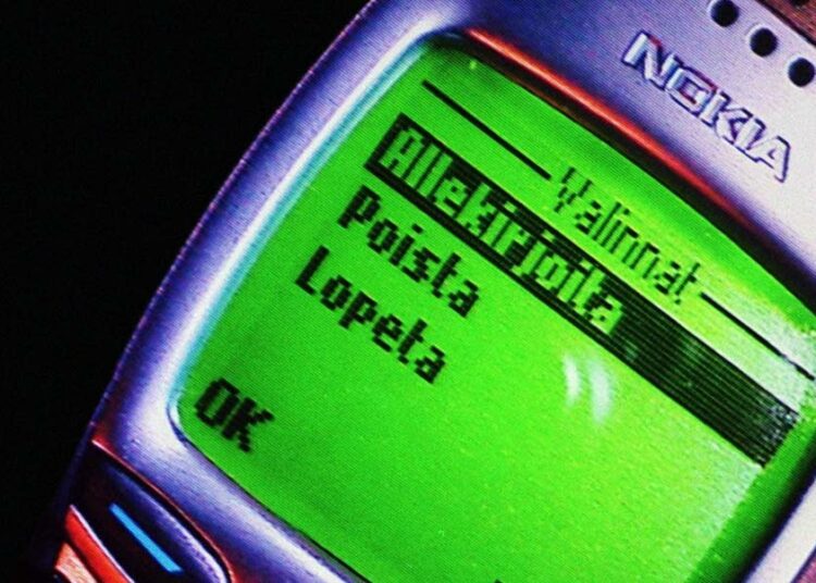 Suomi aikoo perustaa yhden ”digiluukun”. Leonia-pankki (nykyinen Danske Bank) julkisti digitaalisen allekirjoitukseen perustuvan palvelun vuonna 1999.