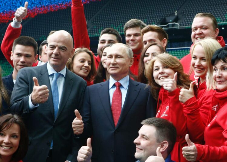 Fifan puheenjohtaja Gianni Infantino ja Venäjän presidentti Vladimir Putin Krasnodarissa viime viikon tiistaina.