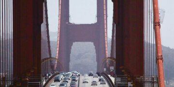 Suurin hiilidioksidipäästöjen lähde Kaliforniassa on liikenne.