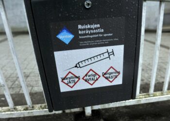 THL:n johtajan Mika Salmisen mukaan vaikuttaa siltä, että asenteet vaikeassa asemassa olevia kohtaan ovat koventuneet.