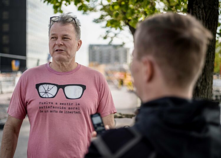 Yritysluontoiset toimijat ovat tulleet myös poliittisiksi toimijoiksi, toteaa Teivo Teivainen,