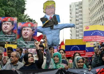 Caracasissa nähtiin USA:n iskua vastustavia mielenosoituksia sunnuntaina 4. tammikuuta.