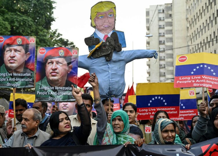 Caracasissa nähtiin USA:n iskua vastustavia mielenosoituksia sunnuntaina 4. tammikuuta.