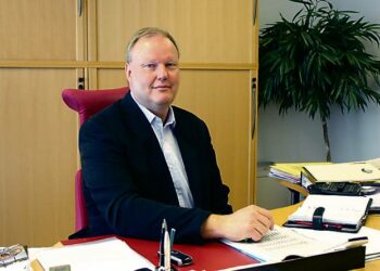 Työssäni ei ole kyse vain vakuutuksista, vaan ihmisten asioista kokonaisvaltaisemminkin, Jalo Koskinen sanoo.