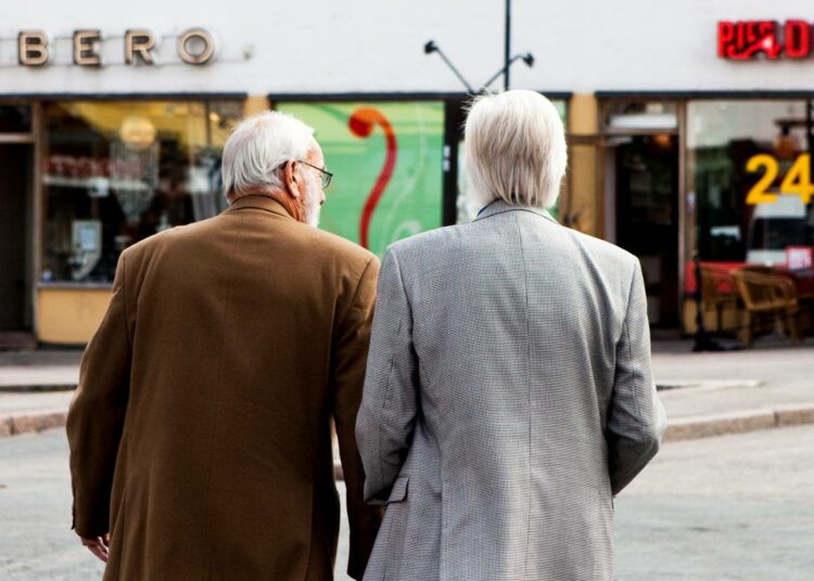 Vasemmistoliitto vaatii myös hoivatakuuta jokaiselle 70 vuotta täyttäneelle.