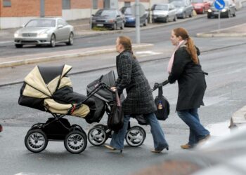 Eila Tiainen totesi, että Suomi on se pohjoismaa, jossa lapset hoidetaan kotona.