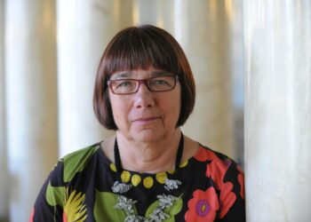 Eila Tiainen muistuttaa, että televisio on yhä suomalaisille edelleen tärkeä media