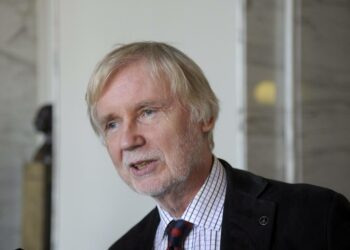Erkki Tuomioja toivoo hallitukselta myönteistä kantaa rahoitusmarkkinaveron valmisteluun.