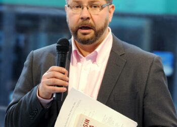 Heikki Patomäki pitää tärkeänä, että jäsenistö osallistuu vasemmistolaiseen politikointiin.