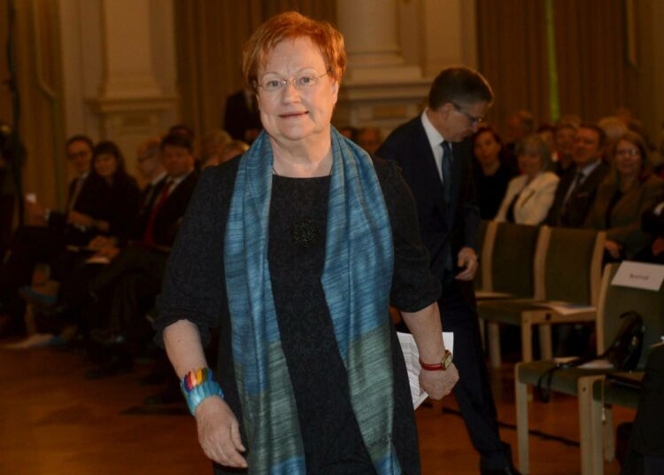 Tarja Halonen sai kuulla nimensä mukaan nimetystä puistosta tiistaina Helsingissä järjestetyssä juhlaseminaarissa.
