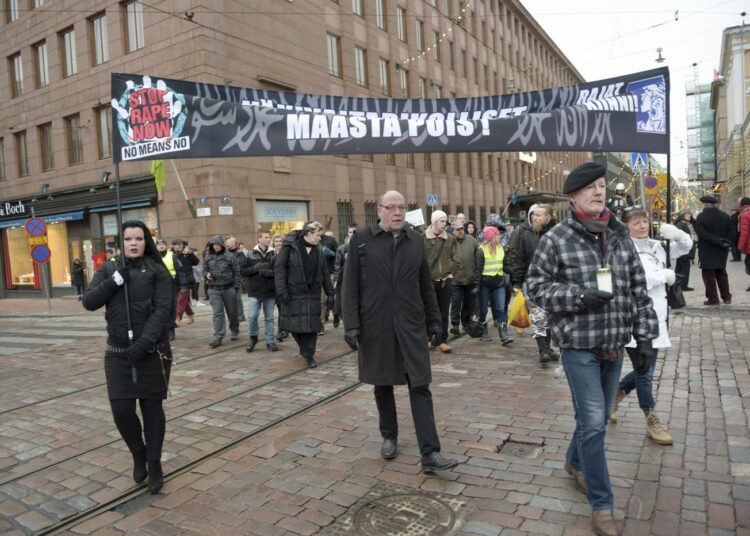 Rajat kiinni -tapahtuman mielenosoitus tammikuussa 2016.