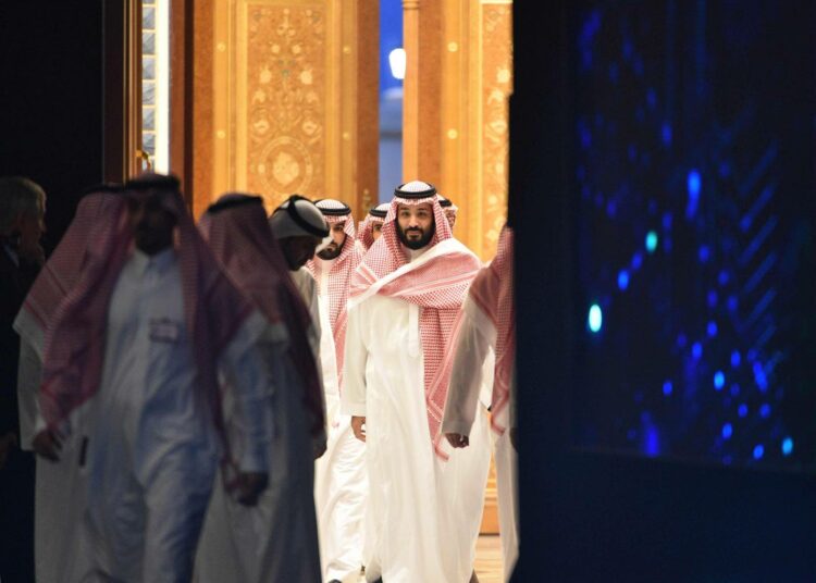 Saudi-Arabian kruununprinssi Mohammed bin Salman isännöi kansainvälistä investointikonferenssia pääkaupungissa Riadissa. Puolustusministeri Jussi Niinistön mielestä mitään riittävän painavia perusteita asekauppojen uudelleen arvioinnille ei ole esitetty.