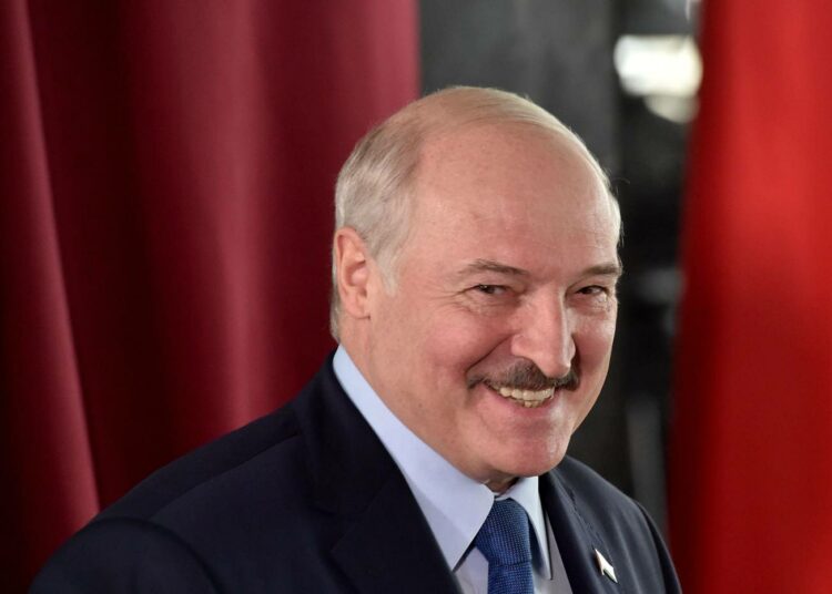 Valko-Venäjän presidentti Aljaksandr Lukašenkan virkaanastujaiset salattiin.