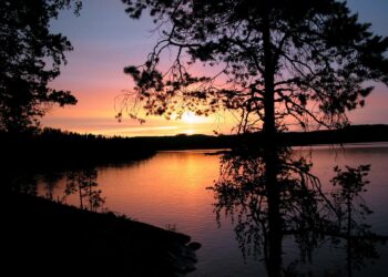 Suosittelen mielikuvamatkaa joulun ratoksi juhannukseen, kesän vihreyteen ja toivottavasti koronarajoituksista vapaaseen arkeen. Aina kannattaa unelmoida paremmasta.