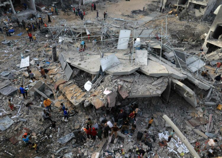 Israel on moukaroinut Gazaa kuukauden ajan. Israelin hyökkäyksissä on kuollut vähintään tuhansia siviilejä.