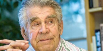 Arvo Aalto kuvattuna vuonna 2008. Hän kuoli 28. huhtikuuta.