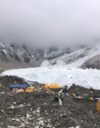 Khumbun jäätikkö Mt Everestillä. Uusi raportti kertoo, että jäätiköt ovat maapallon lämpenemiselle vieläkin herkempiä kuin aiemmin on uskottu.