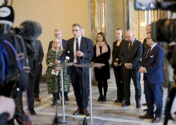 Eduskuntapuolueet esittelivät velkajarrua viikko sitten.