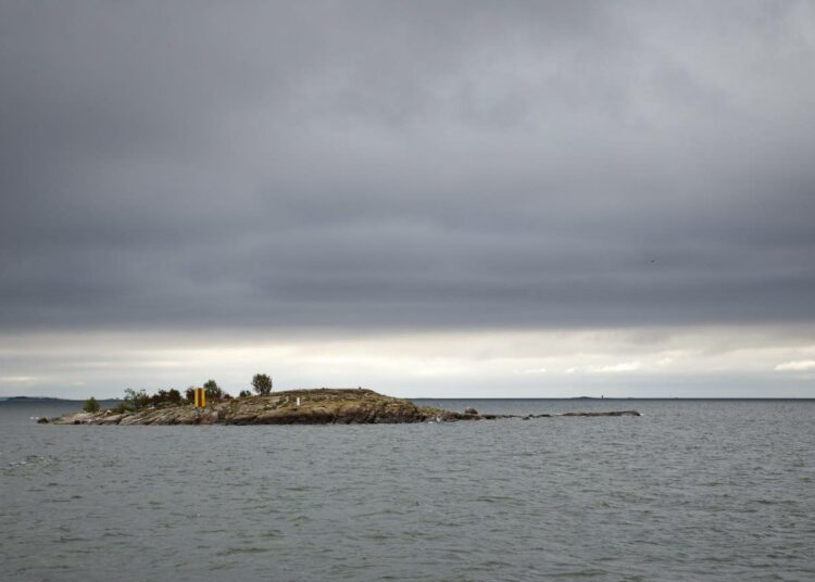 Rannikon vesialueista erityisesti Saaristomeren ja Suomenlahden tila on huolestuttava.