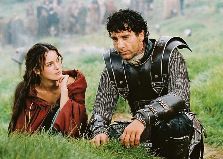 Seikkailuelokuvaan Kuningas Arthur kuuluu kiinteästi Arthurin (Clive Owen) ja kuvankauniin Lady Guineveren (Keira Knightley) rakkaustarina.