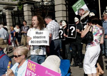 Irlannin aborttilaki on yksi maailman tiukimmista. Abortin puolustajat osoittivat mieltään heinäkuussa 2013.