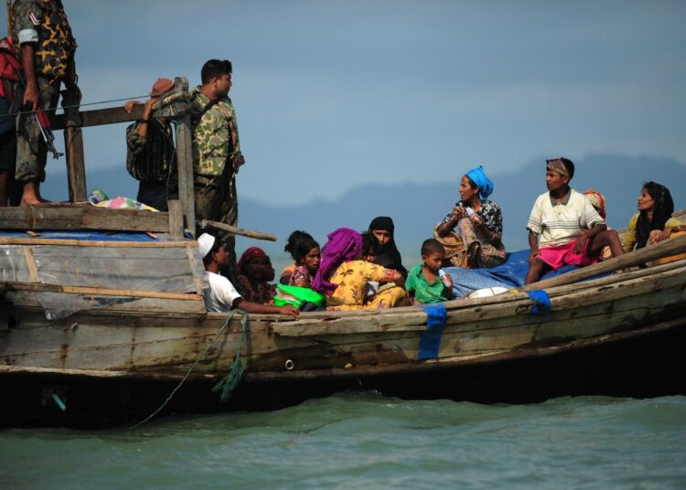 Myanmarin rohingyoiden ahdinko oli edellisen kerran laajalti esillä vuonna 2012, jolloin rajavartijat estivät heitä nousemasta maihin Bangladeshissa.