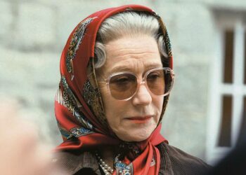 Helen Mirren loistaa kuningatar Elisabetina.
