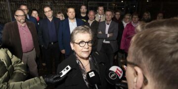 PAMin hallitus tapasi pääministeri Juha Sipilän tiistai-iltana Kesärannassa. Puheenjohtaja Ann Selin kertoi sen jälkeen 50¿000 liiton jäsenen olevan lähiviikkoina poliittisessa lakossa irtisanomislakia vastaan.