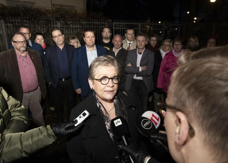 PAMin hallitus tapasi pääministeri Juha Sipilän tiistai-iltana Kesärannassa. Puheenjohtaja Ann Selin kertoi sen jälkeen 50¿000 liiton jäsenen olevan lähiviikkoina poliittisessa lakossa irtisanomislakia vastaan.