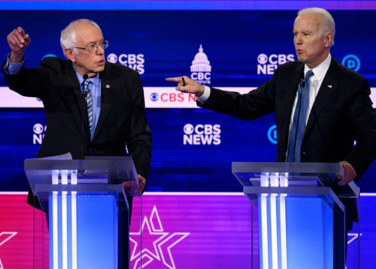 Bernie Sanders ja Joe Biden vaalikeskustelussa Charlestonissa helmikuussa.