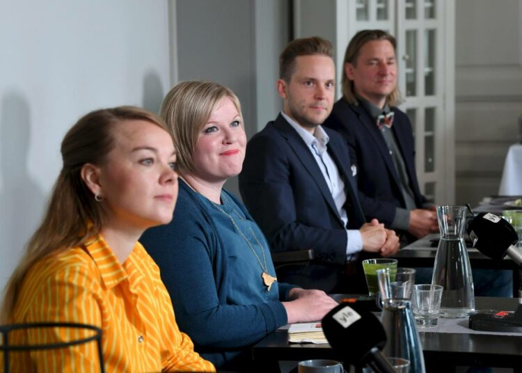 Keskustan puoluekokous alkaa tänään Oulussa. Kisa puheenjohtajuudesta käydään Katri Kulmunin ja Annika Saarikon välilä.