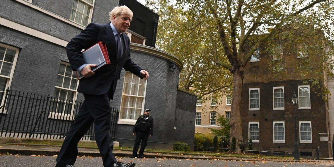 Britannian pääministerin Boris Johnsonin suosio on sulanut huonosti hoidettuun koronakriisiin.