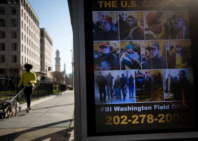 FBI etsii Wanted-julisteella viikko sitten Capitoliin rynnänneitä äärioikeistolaisia.