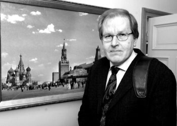Suomi-Venäjä-seura palkitsi Ylen Martti Hosian.