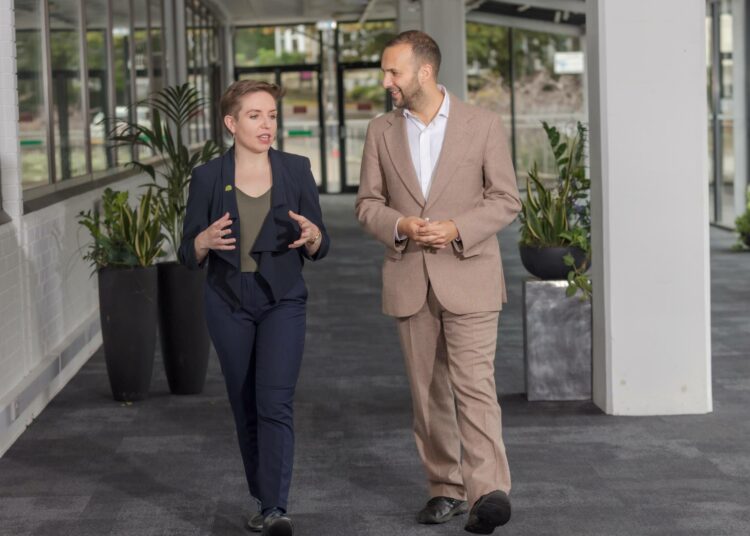 Vihreiden bristolilainen parlamenttiedustaja Carla Denyer ja Zack Polanski vuonna 2022.