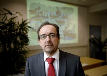 Helsingin ja Uudenmaan sairaanhoitopiirin (HUS) kunnat tekevät lähiviikkoina lopullisia päätöksiä potilastietojärjestelmän Apotti-yhteistyöstä. Hankejohtaja Hannu Välimäki on luvannut säästöä amerikkalaiselta Epic-yhtiöltä lähes 400 miljoonalla eurolla hankittavasta ohjelmistosta.